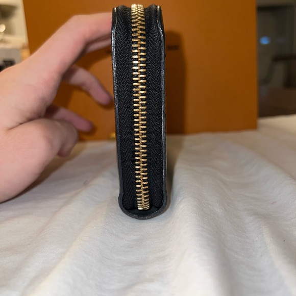 Louis Vuitton zippy wallet - Picture 6 of 16